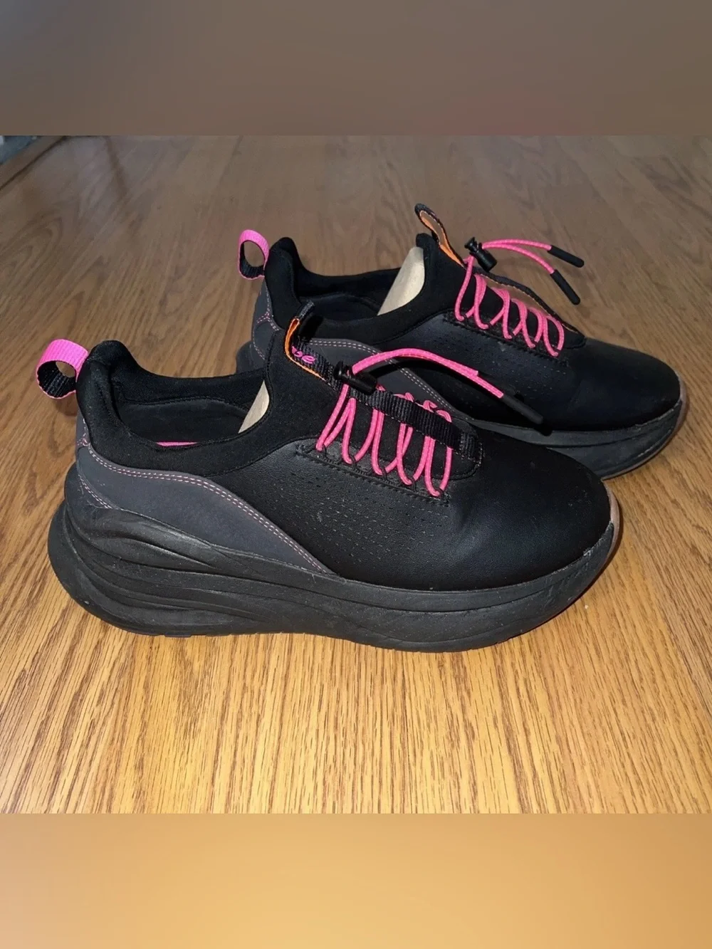 Clove Womens Black & Pink Shoes Size 8.5 Slip On Comfort Nursing Sneakers